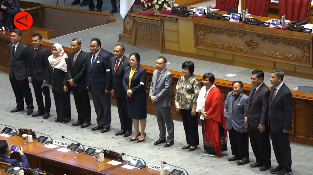 DPR sahkan 9 anggota komisoner Komnas HAM periode 2022-2027 - ANTARA News