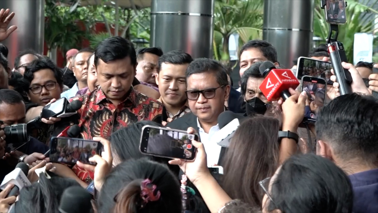 Hasto irit bicara usai diperiksa KPK, ini kata kuasa hukum - ANTARA News
