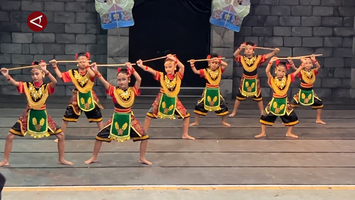 150 penari mewarnai Hari Tari Sedunia di Kota Malang