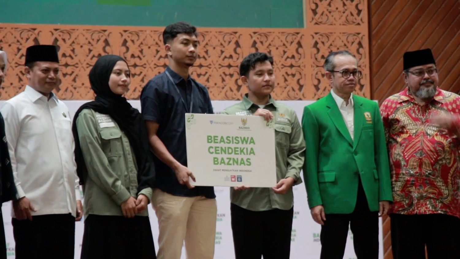 170 mahasiswa terdampak bencana Sumatera terima beasiswa Baznas