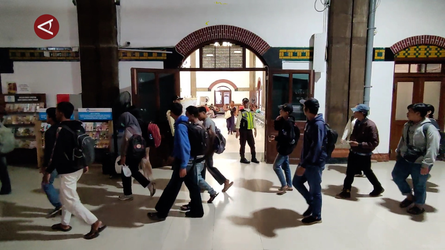 Dua perjalanan kereta Daop 4 Semarang dibatalkan dampak laka di Bekasi