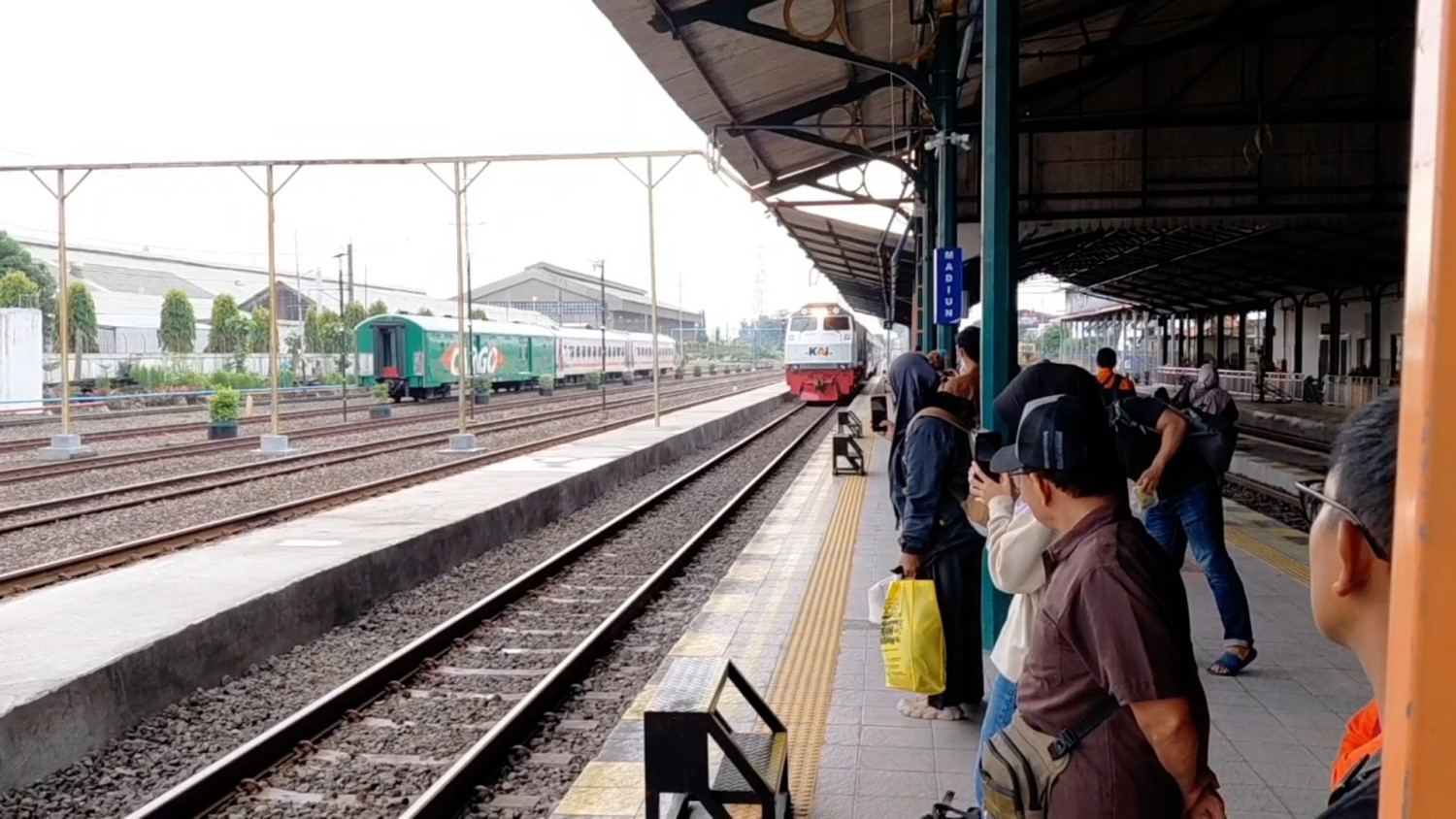 DAOP 7 Madiun batalkan dua perjalanan KA imbas kecelakaan di Bekasi