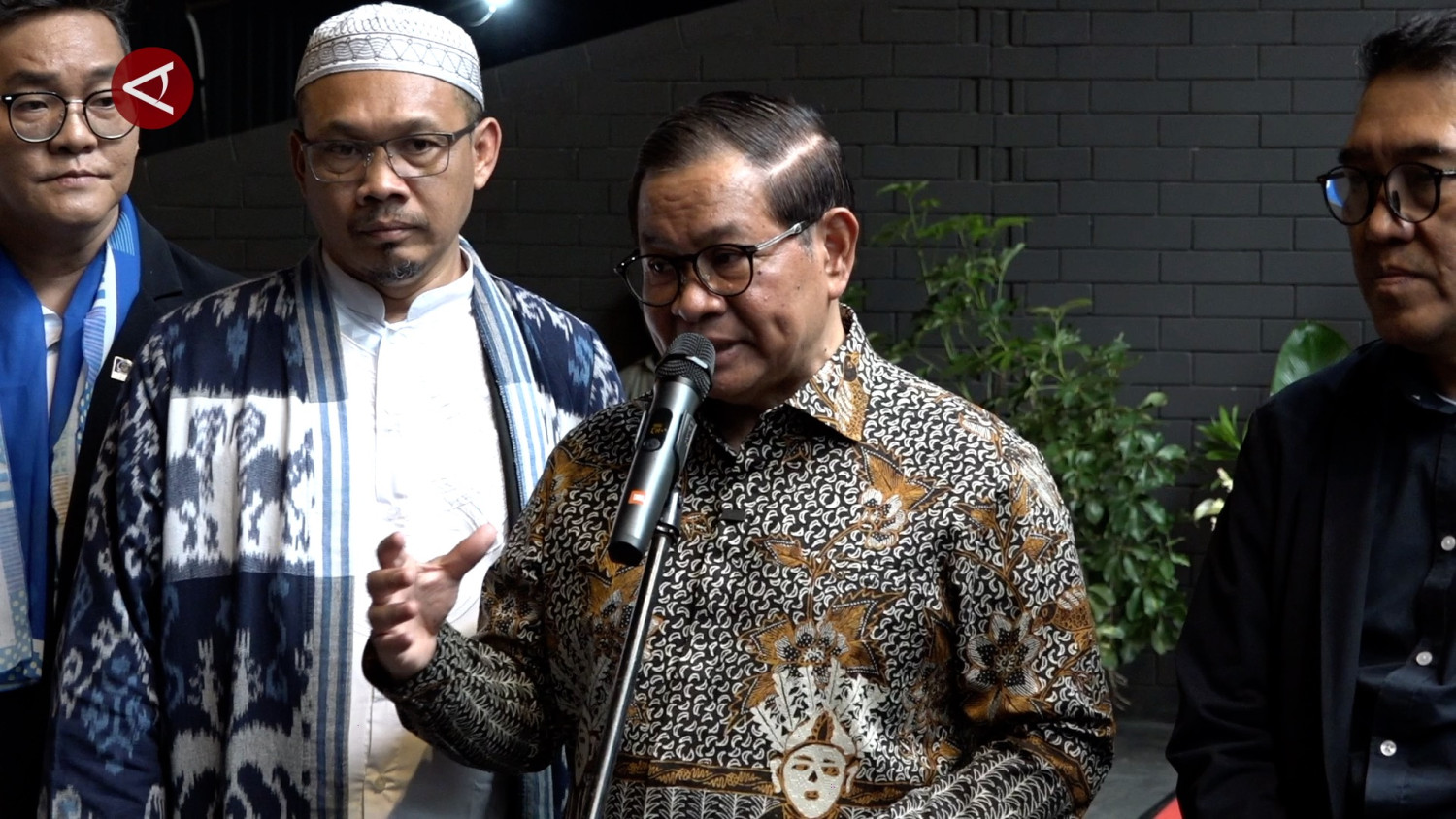 Gubernur Pramono ungkap makna asli lagu seksis “Erika”