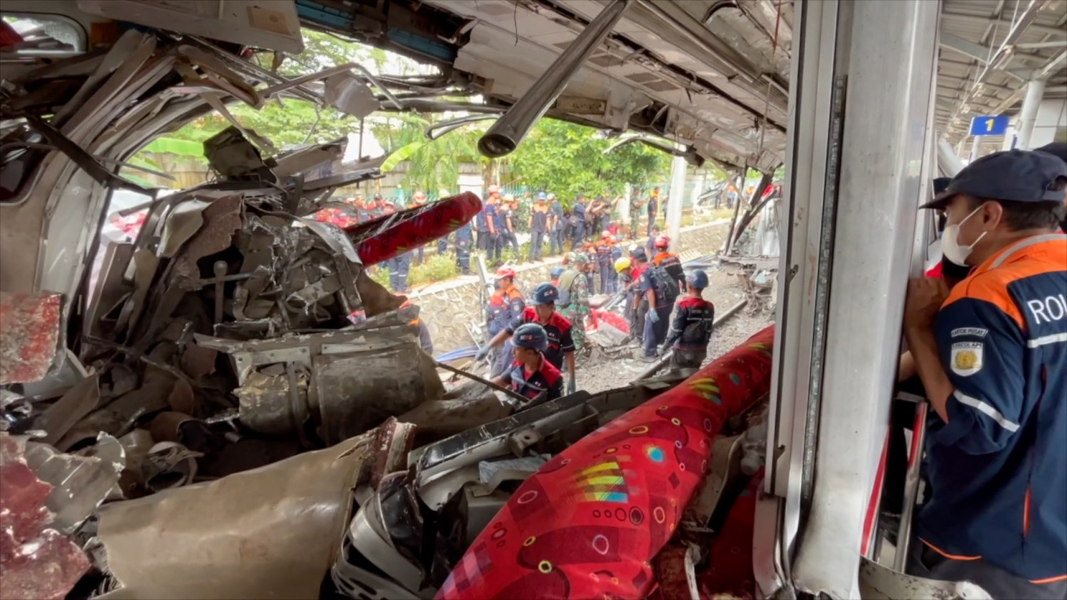 Operasi SAR kecelakaan kereta di Stasiun Bekasi Timur resmi dihentikan