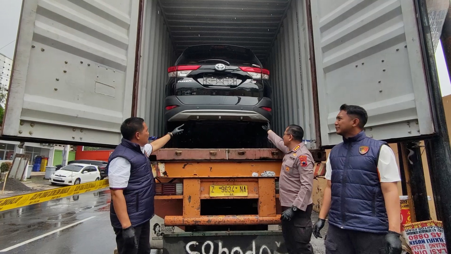 Polda Jateng gagalkan penyelundupan puluhan kendaraan ke Timor Leste