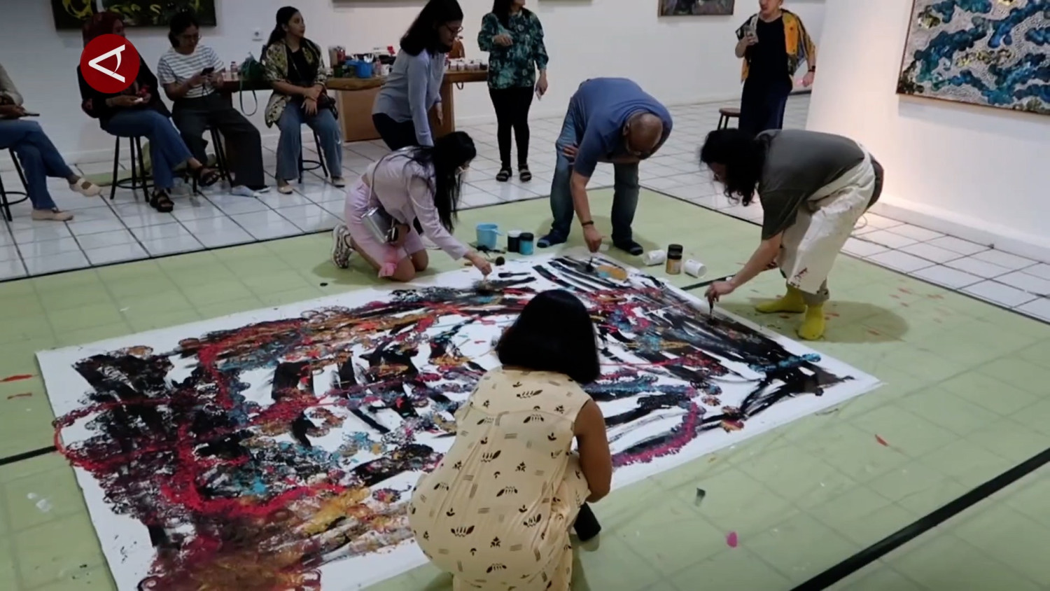 ​Sensasi melukis bareng seniman di pameran 'Seen The Unseen'