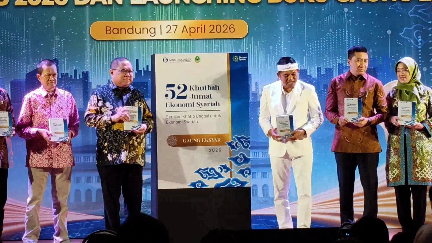 BI Jabar luncurkan buku "Gaung Eksyar" untuk dorong literasi syariah