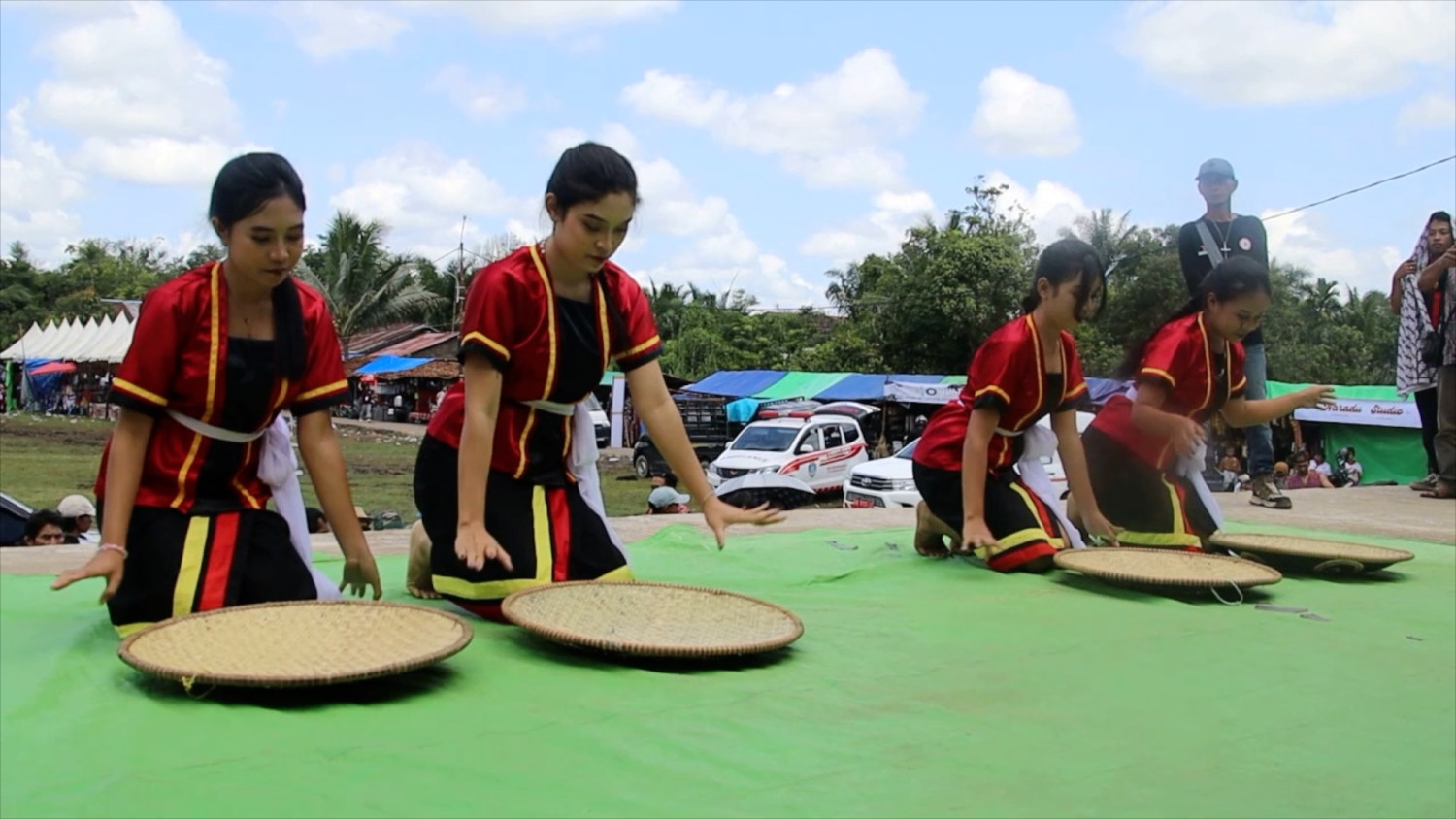 Tradisi naik Dango Dayak lestari di tengah modernisasi