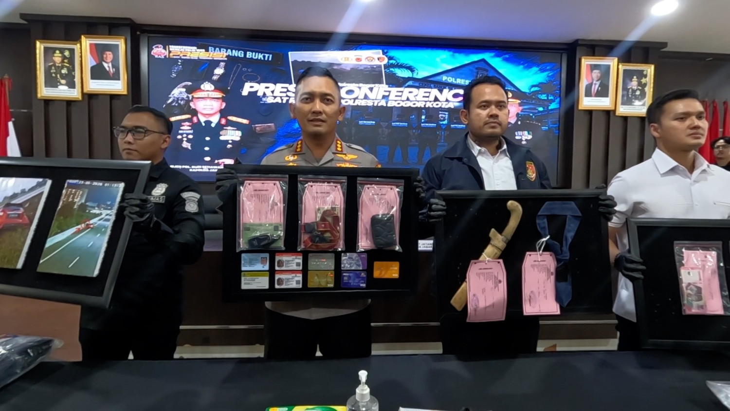 Polresta Bogor ungkap motif wanita dibuang dari atas Tol BORR