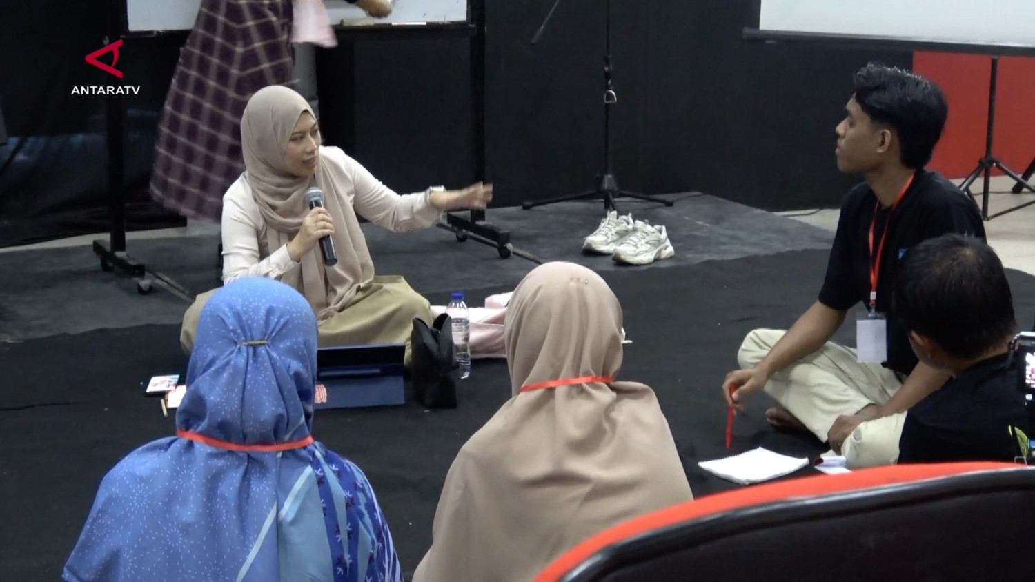 Lokakarya sastra di Padang tumbuhkan minat menulis generasi muda