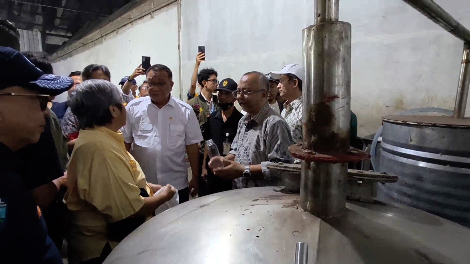 Menteri LH tinjau produksi bioetanol dari sampah di Kota Bandung