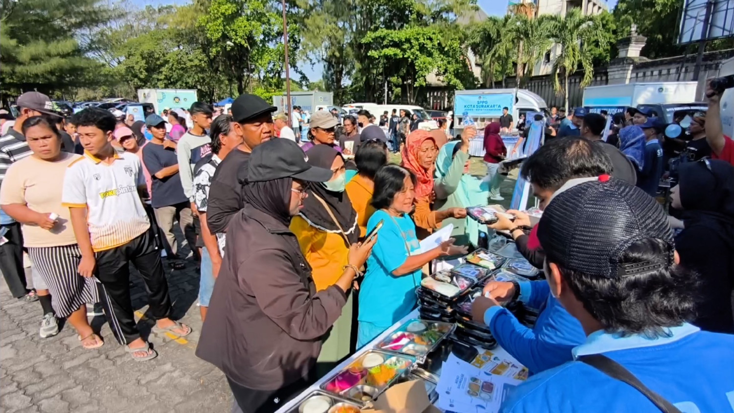 Pemkot Solo gelar "showcase" menu MBG, 2.300 porsi makanan dibagikan