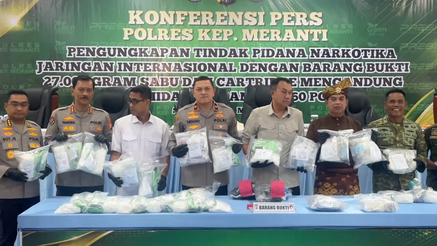 Polisi gagalkan penyelundupan 27 kg sabu & etomidate di perairan Riau
