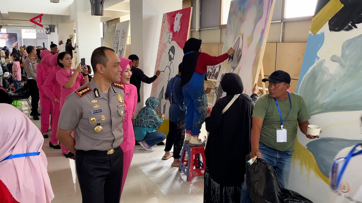 Serap aspirasi lewat seni, Polresta Malang Kota gelar lomba mural