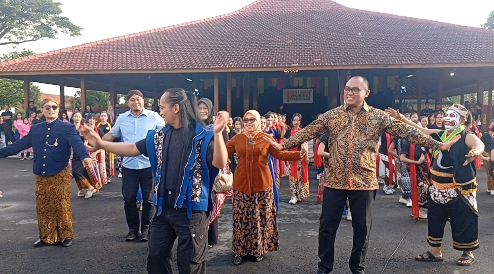 Banyumas Ngibing 24 Jam, wadah anak muda belajar dan lestarikan budaya