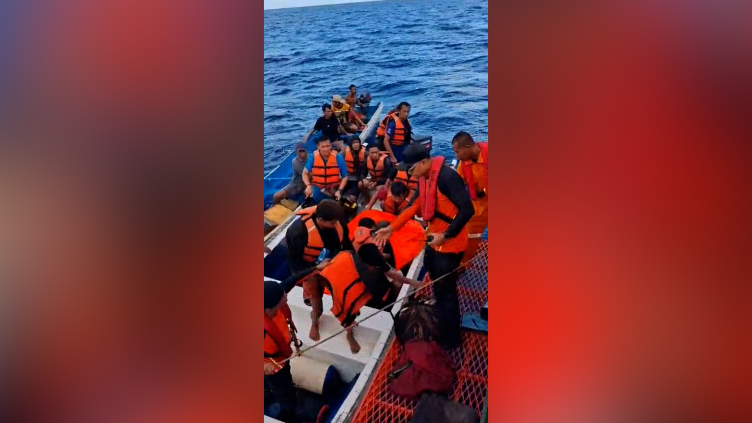 SAR Ambon selamatkan 13 penumpang kapal dihantam cuaca buruk