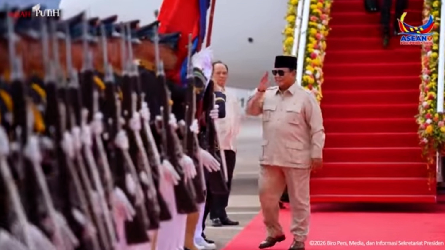 Tiba di Filipina, Presiden Prabowo gunakan mobil Maung untuk KTT ASEAN