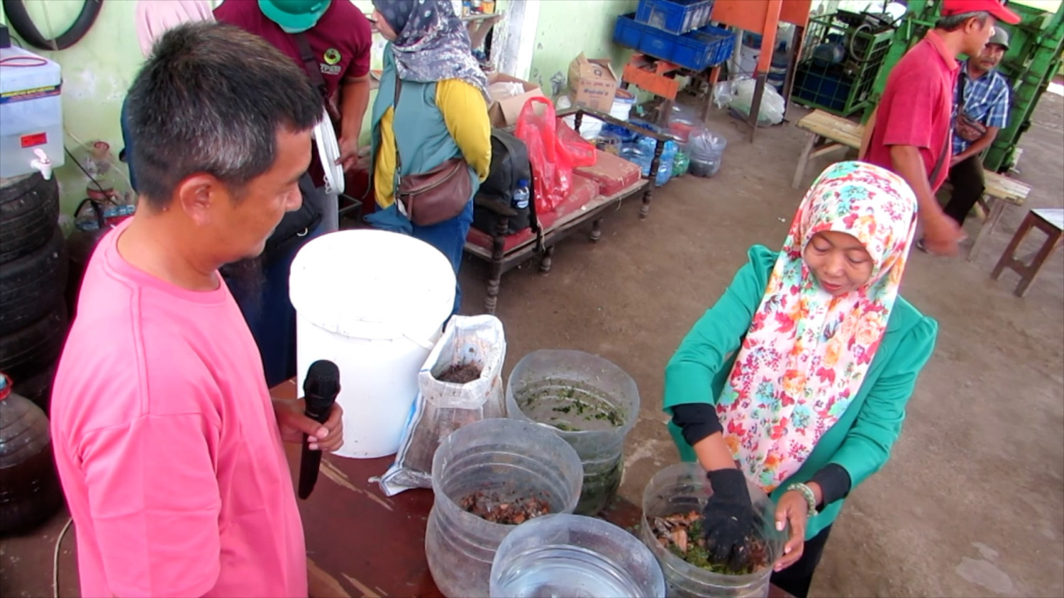 Jember punya cara unik edukasi warga olah sampah dari rumah - ANTARA News